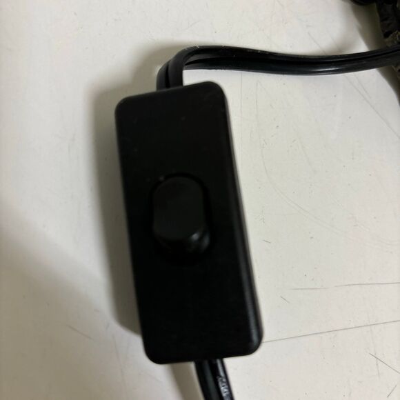 Petite Cardinal Stained Glass Mosaic Accent Boudoir Lamp Nightlight 6.5” (1001B) - Picture 8 of 8